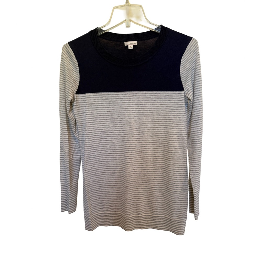 GAP Navy and Gray Striped Sweatshirt